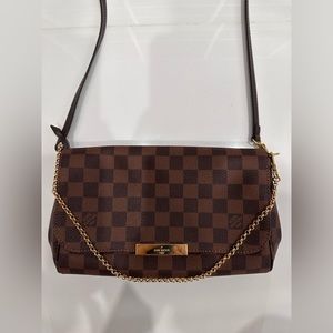 Louis Vuitton Clutch